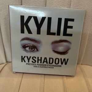 Kylie Cosmetics Kyshadow Pressed Powder Eyeshadow - The Burgundy Palette